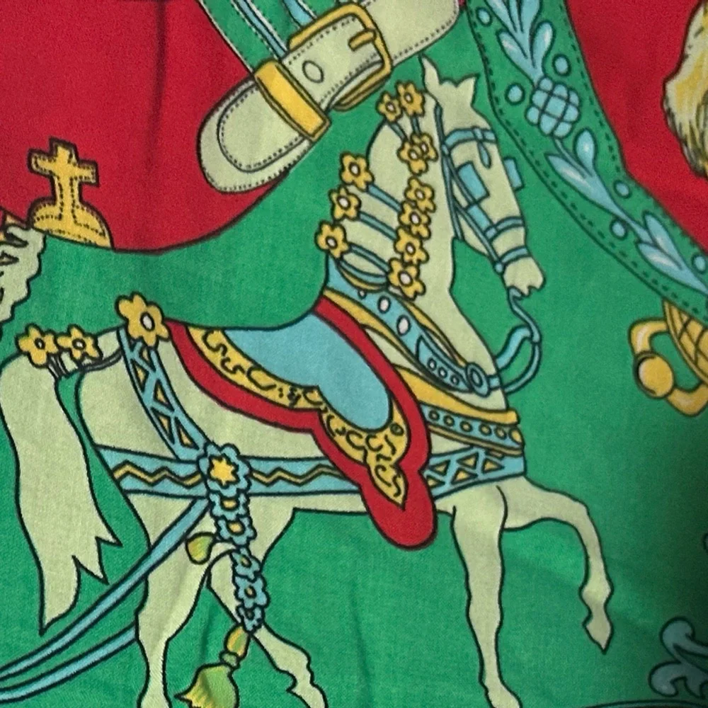 Vintage cotton or cotton like fabric  with equestrian and heraldic motifs. - Picture 8 of 9